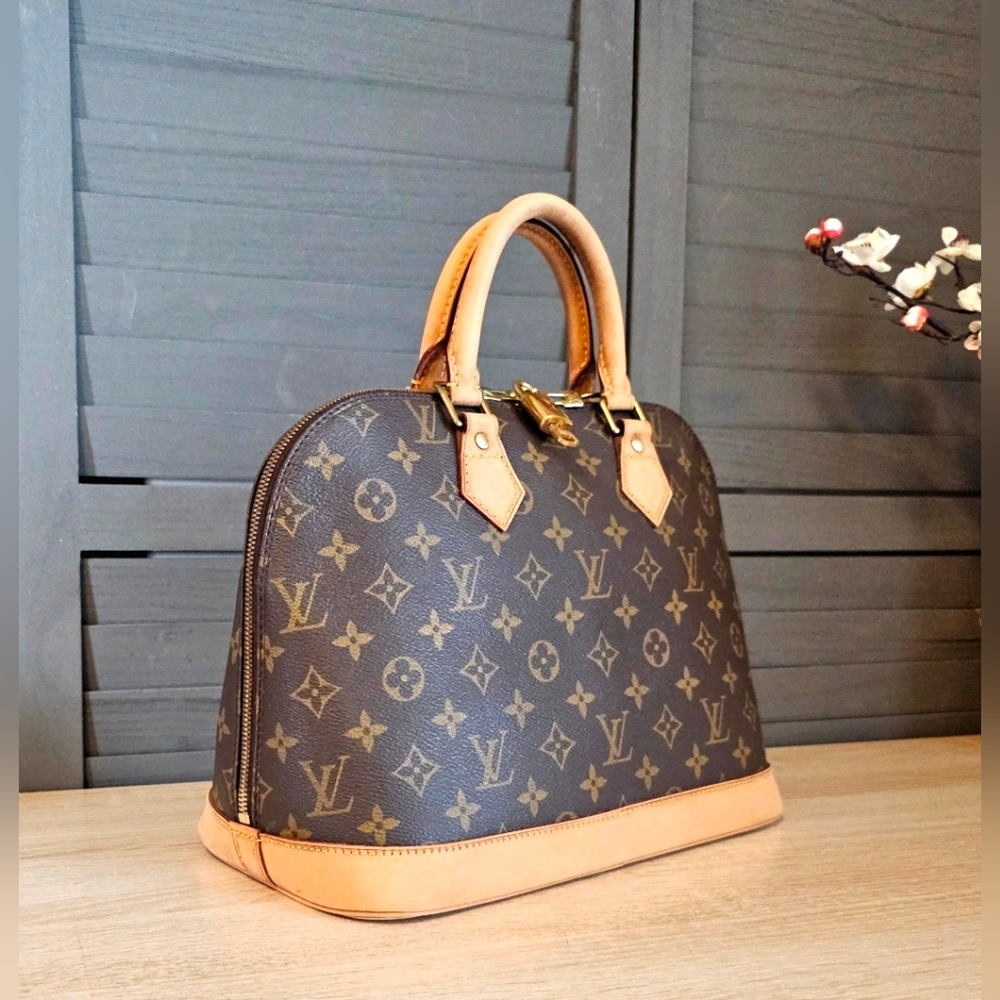 Authentic LOUIS VUITTON Monogram Alma PM Handbag